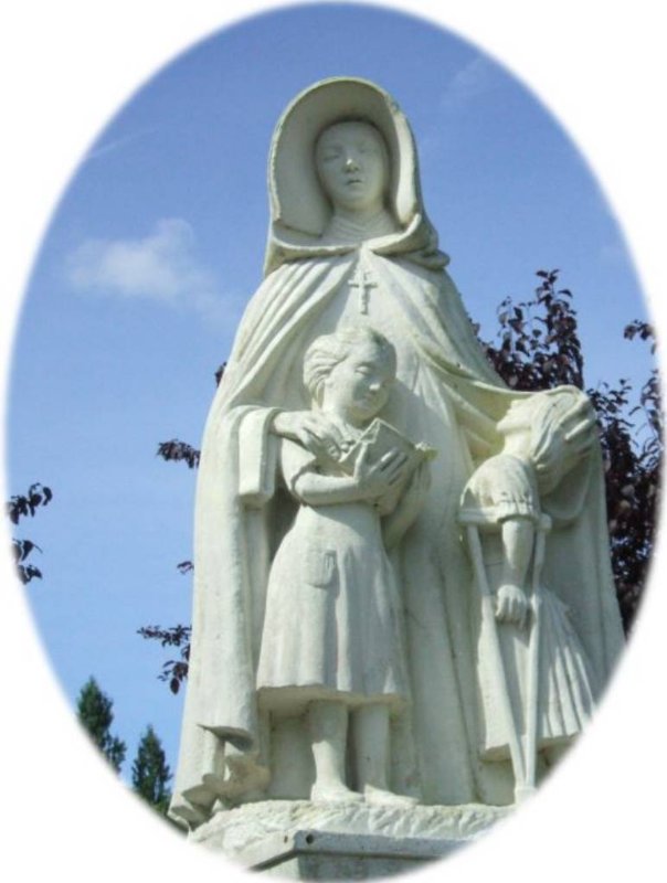 Statue of Ste Jeanne-Élisabeth in La Puye